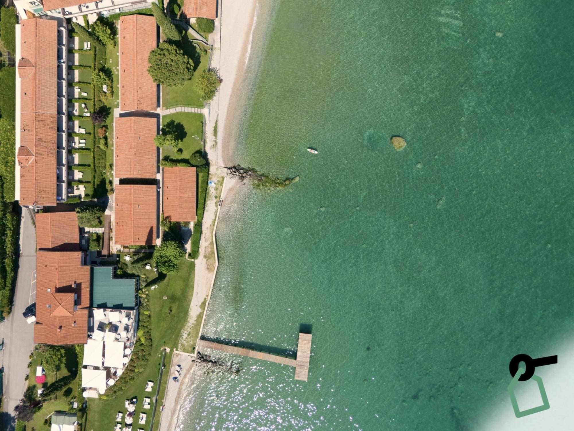 Hotiday Apartment Collection - Desenzano เดเซนซาโนเดลการ์ดา ภายนอก รูปภาพ