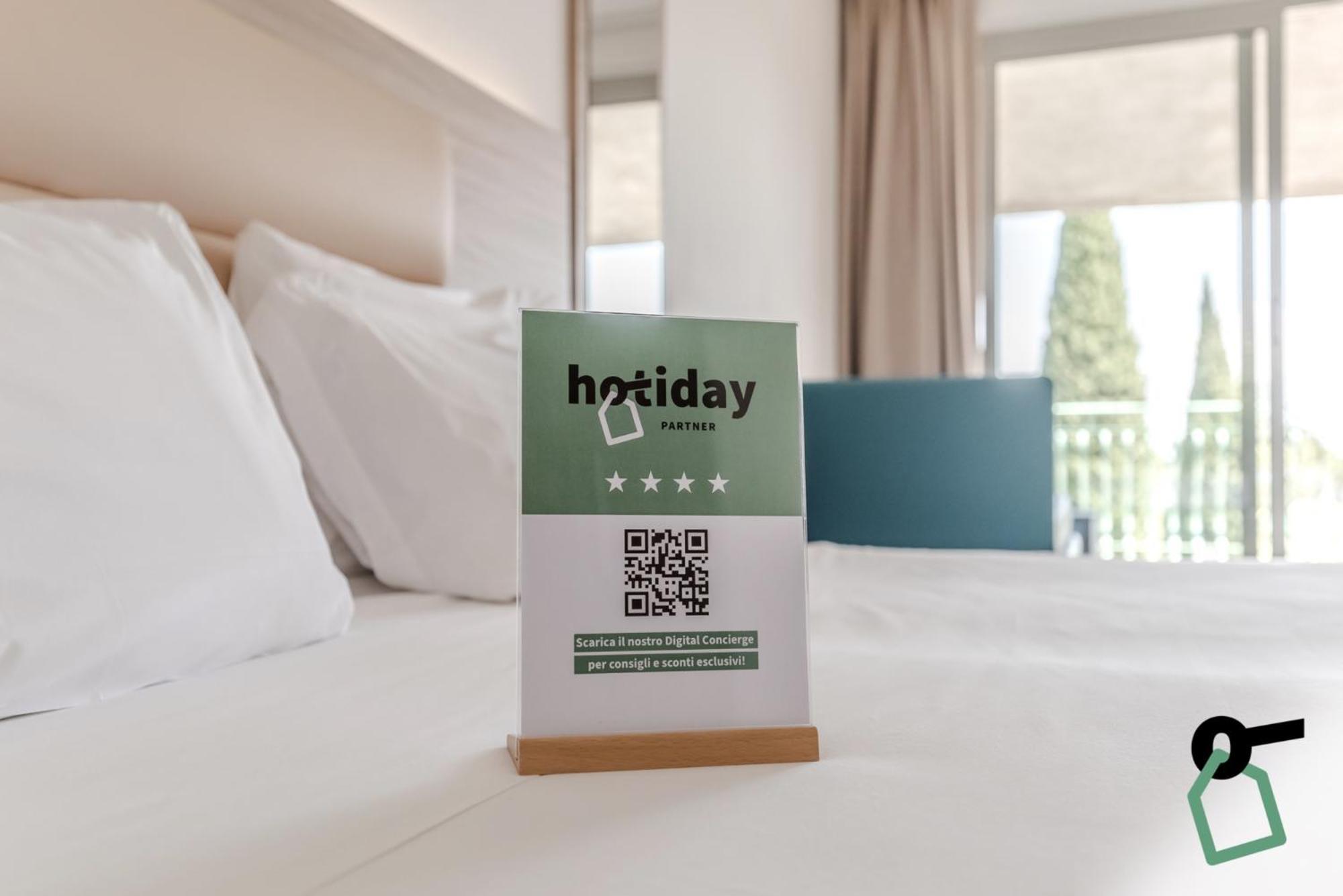 Hotiday Apartment Collection - Desenzano เดเซนซาโนเดลการ์ดา ภายนอก รูปภาพ