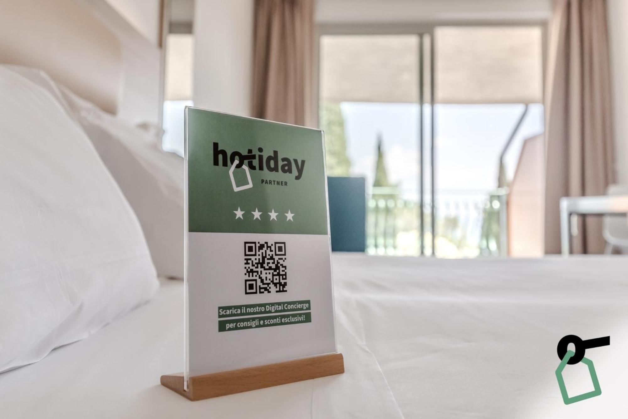 Hotiday Apartment Collection - Desenzano เดเซนซาโนเดลการ์ดา ภายนอก รูปภาพ