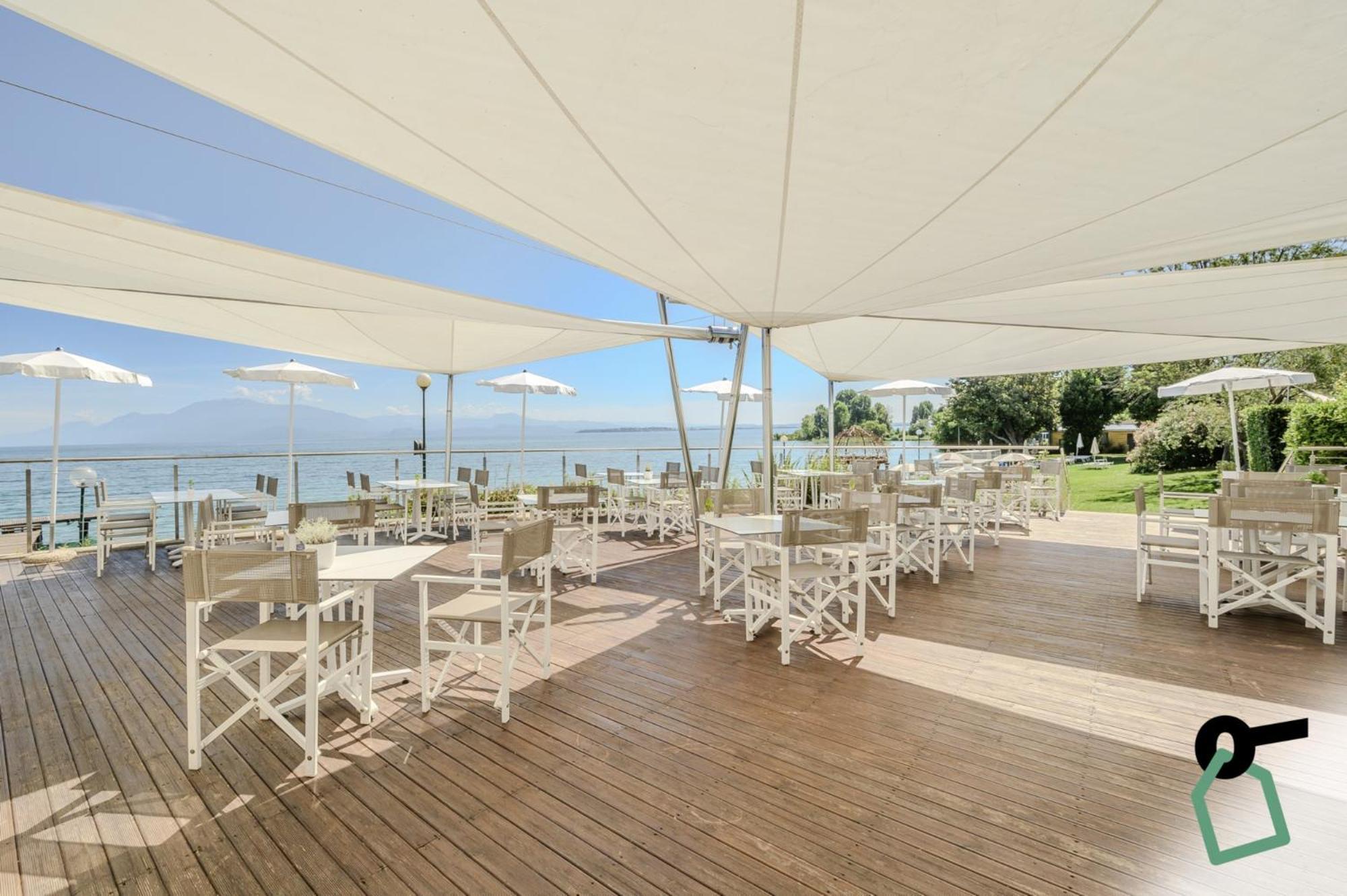Hotiday Apartment Collection - Desenzano เดเซนซาโนเดลการ์ดา ภายนอก รูปภาพ