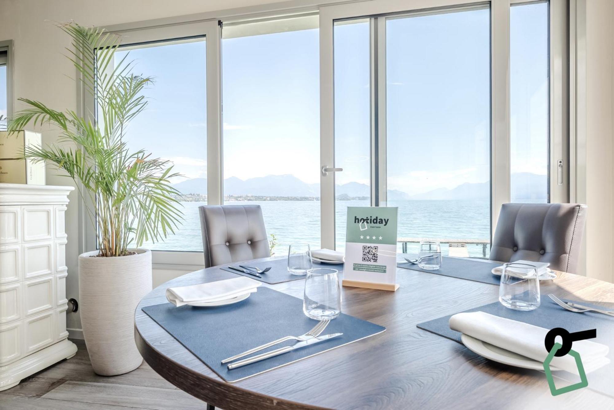 Hotiday Apartment Collection - Desenzano เดเซนซาโนเดลการ์ดา ภายนอก รูปภาพ