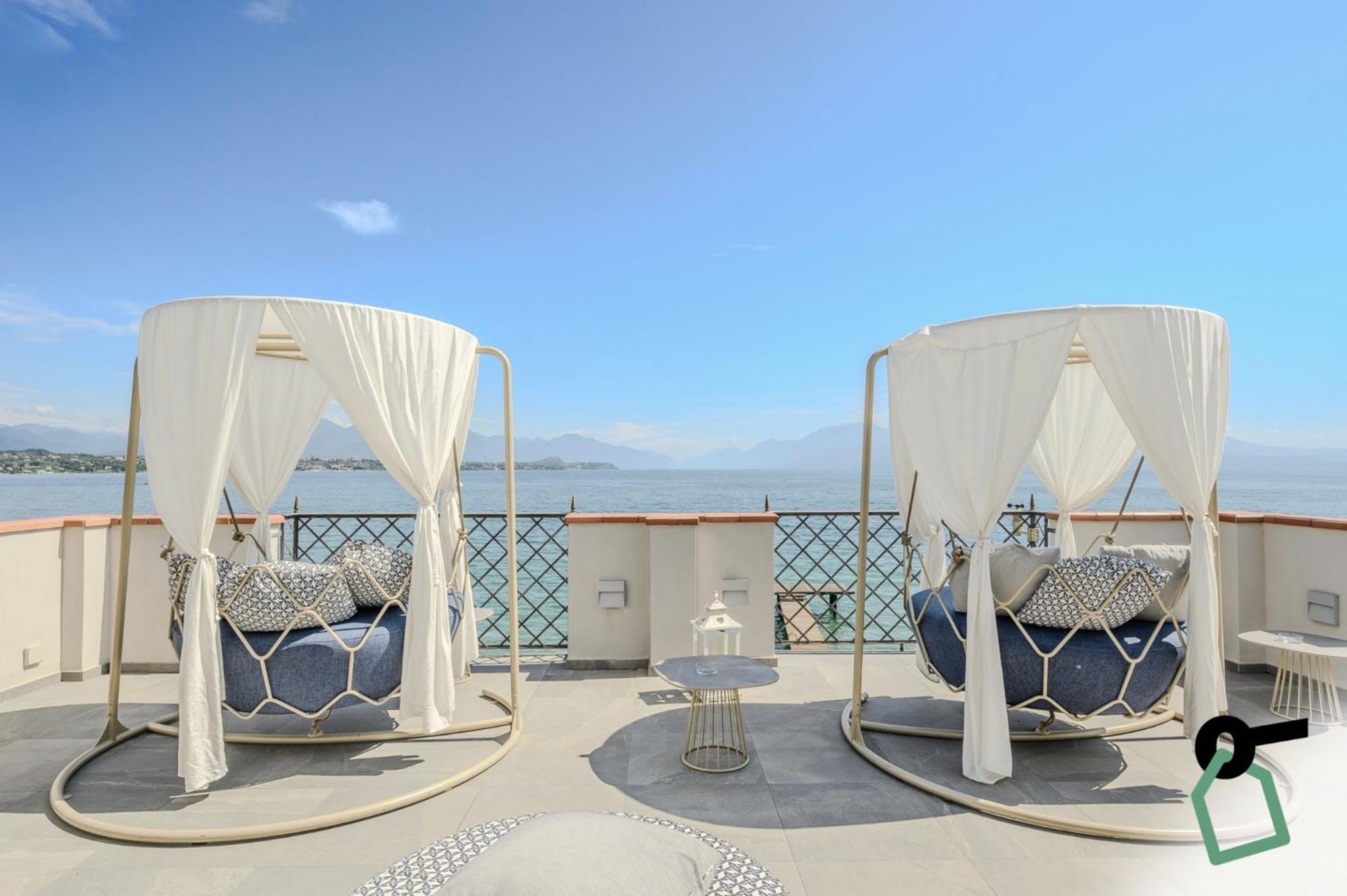 Hotiday Apartment Collection - Desenzano เดเซนซาโนเดลการ์ดา ภายนอก รูปภาพ