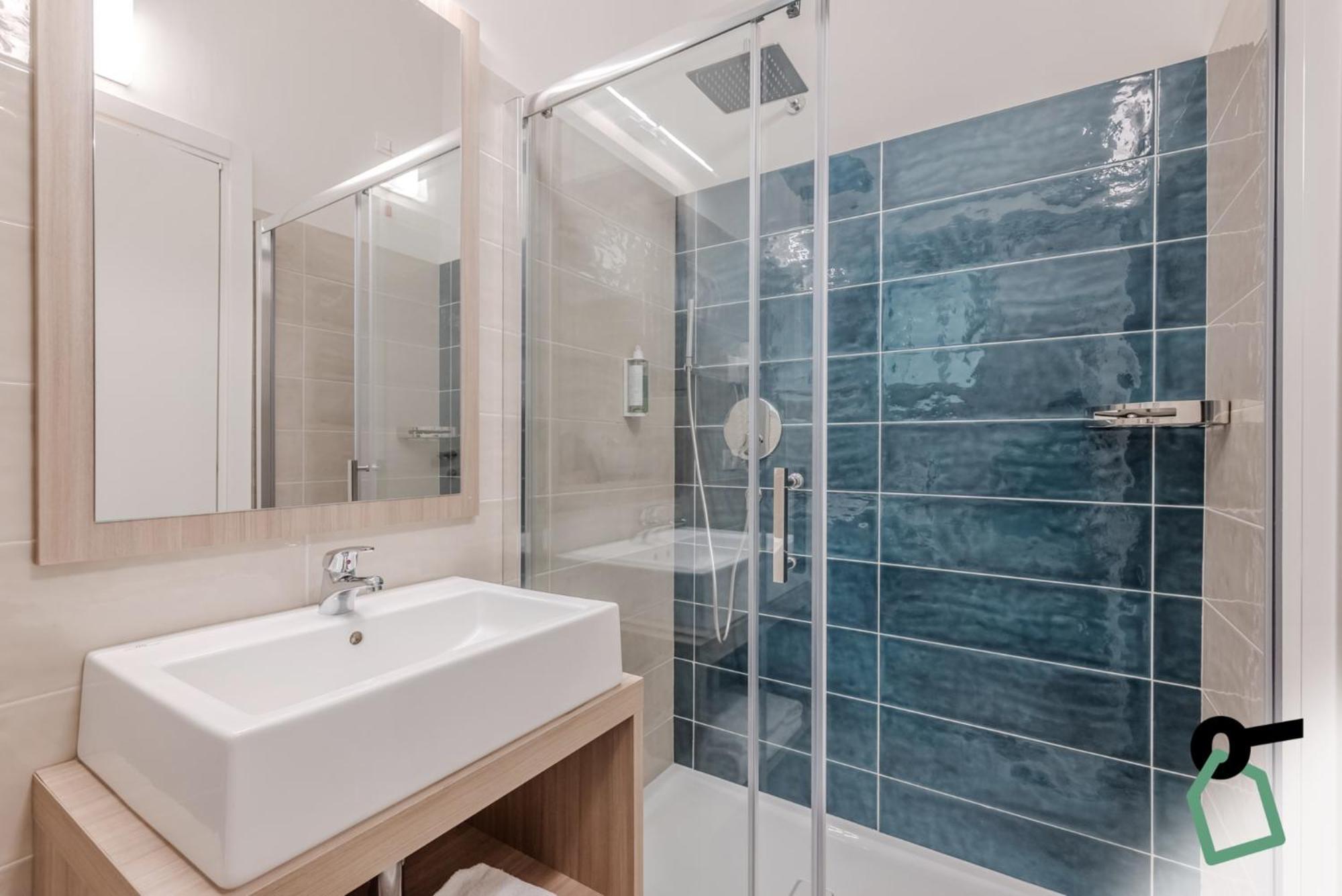 Hotiday Apartment Collection - Desenzano เดเซนซาโนเดลการ์ดา ภายนอก รูปภาพ