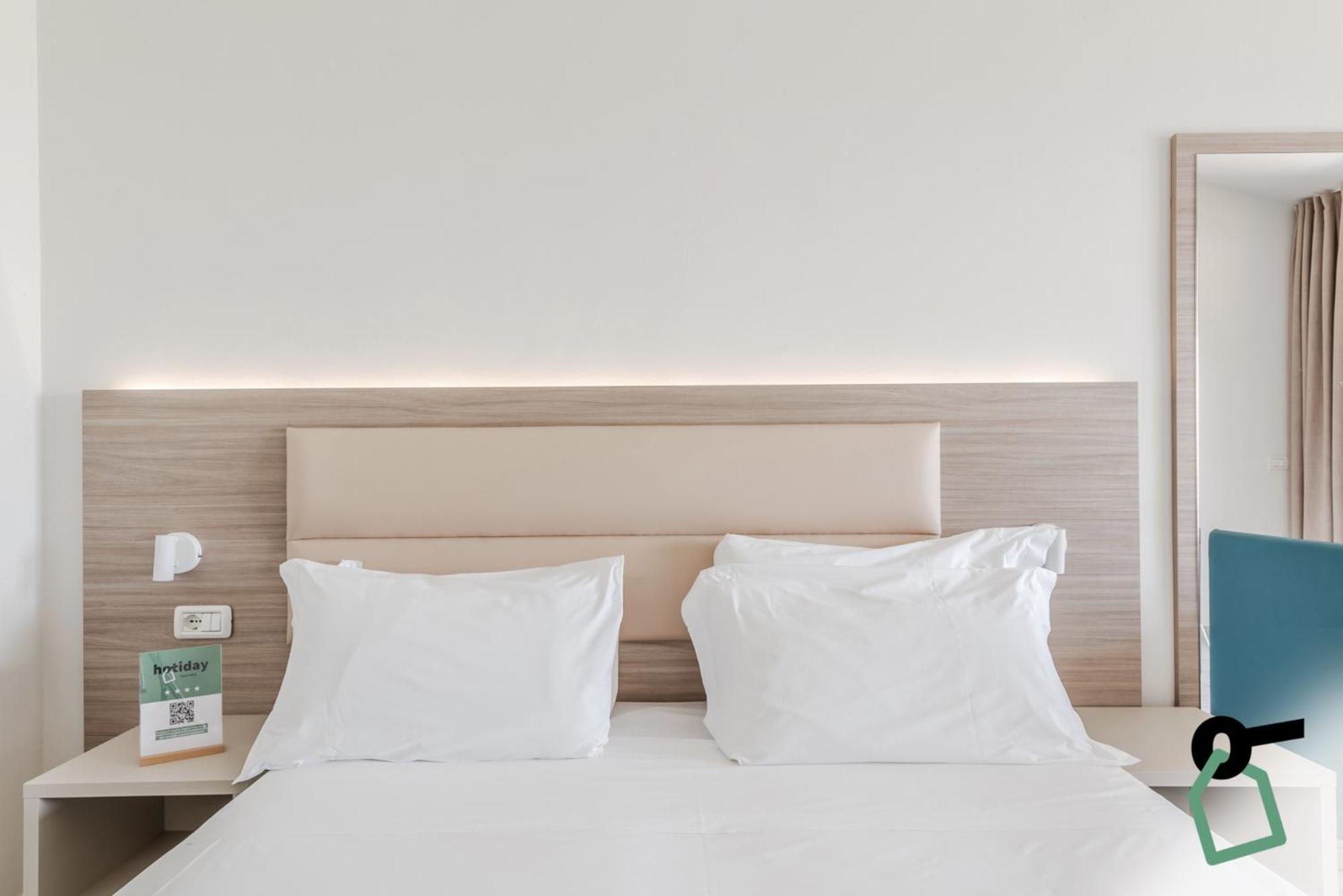 Hotiday Apartment Collection - Desenzano เดเซนซาโนเดลการ์ดา ภายนอก รูปภาพ