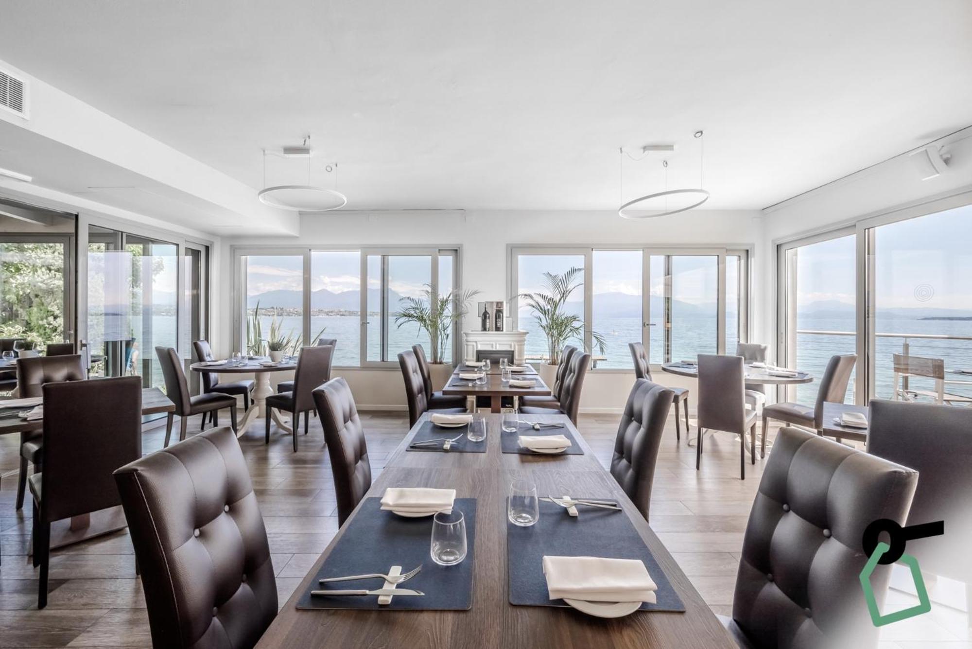 Hotiday Apartment Collection - Desenzano เดเซนซาโนเดลการ์ดา ภายนอก รูปภาพ