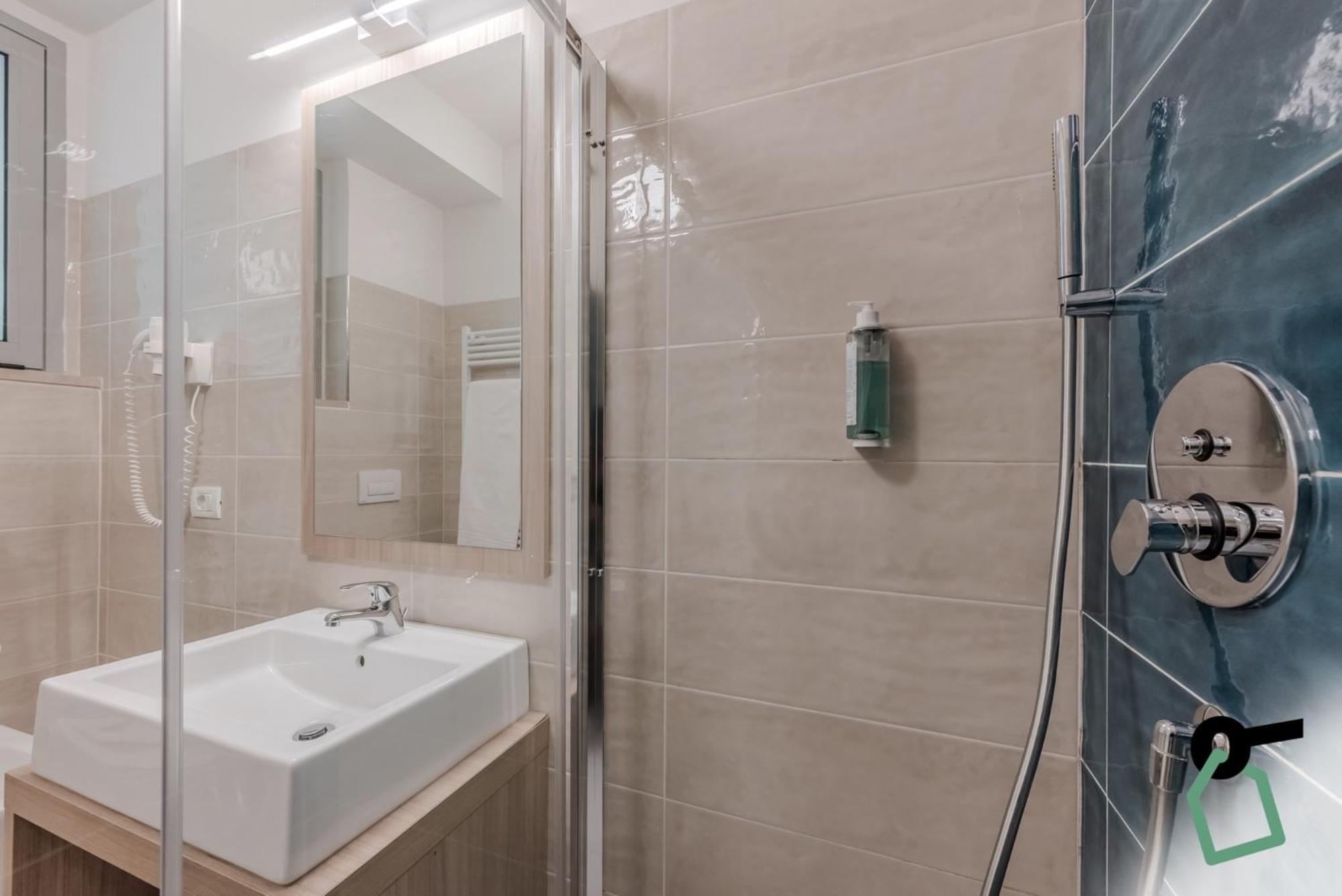 Hotiday Apartment Collection - Desenzano เดเซนซาโนเดลการ์ดา ภายนอก รูปภาพ