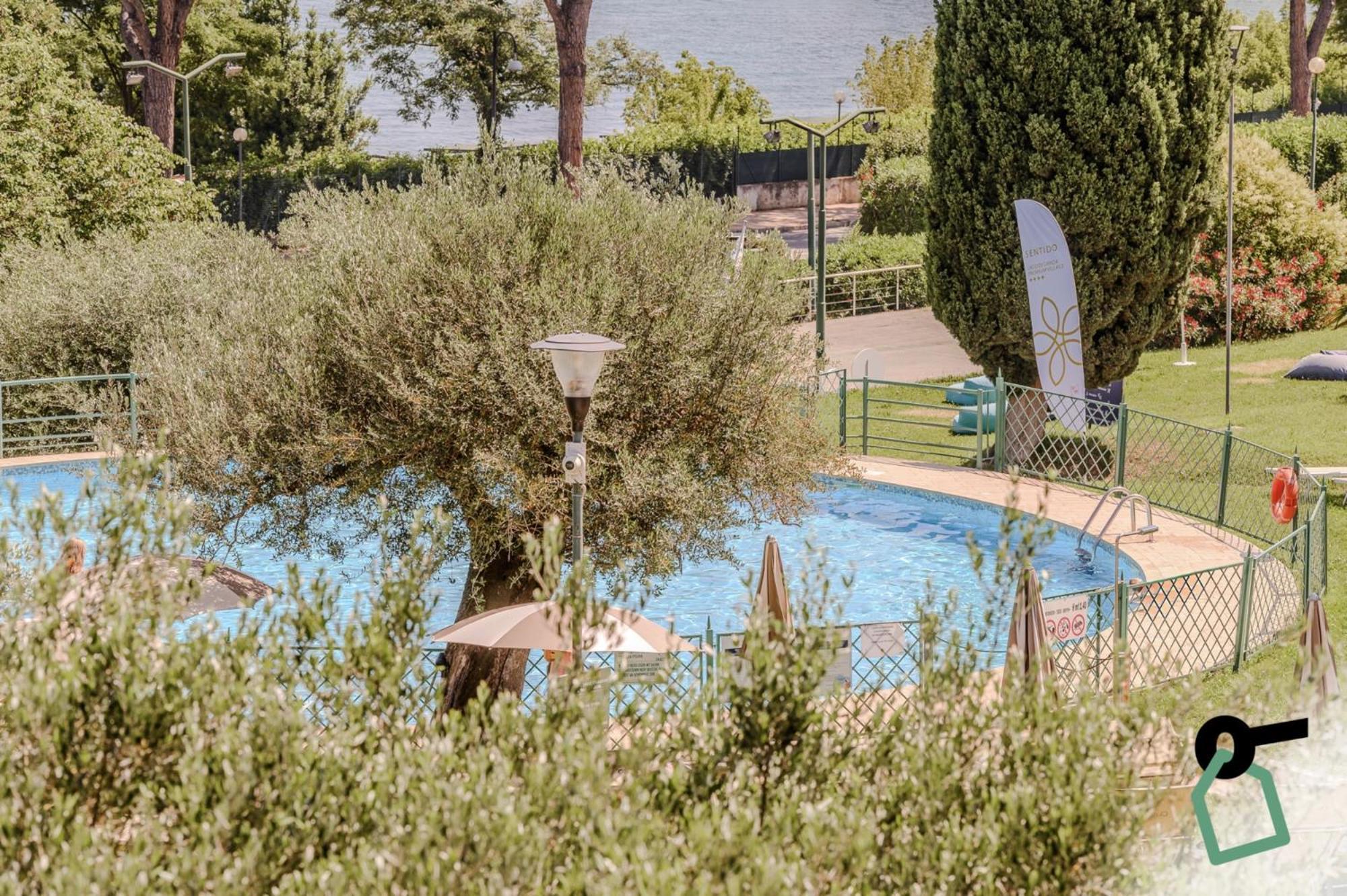 Hotiday Apartment Collection - Desenzano เดเซนซาโนเดลการ์ดา ภายนอก รูปภาพ